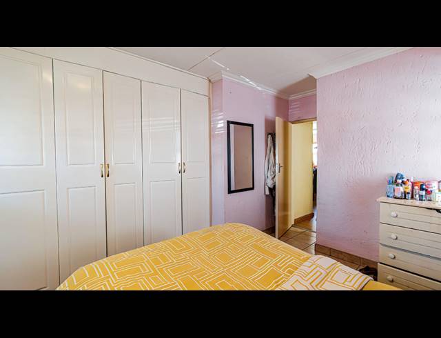 3 BEDROOM TOWNHOUSE FOR SALE IN MULBARTON